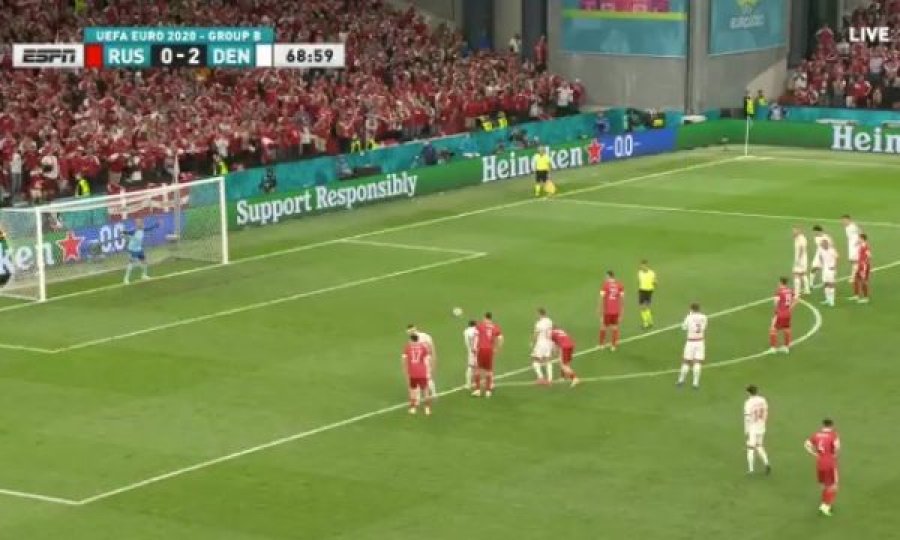 Rusia ngushton epërsinë ndaj Danimarkës