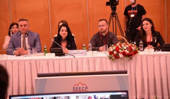 Deputetja e VV-së përshkruan situatën në Samitin në Turqi: Serbia pati fjalë fyese, shtetet e rajonit nuk i duartrokitën