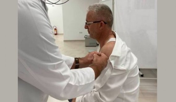  Vaksinohet Halil Kastrati: Zoti na faltë shëndetin të gjithëve 