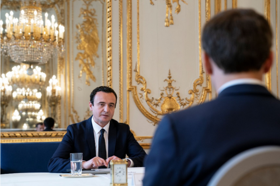 Pamje brenda takimit mes Kurtit dhe presidentit Macron
