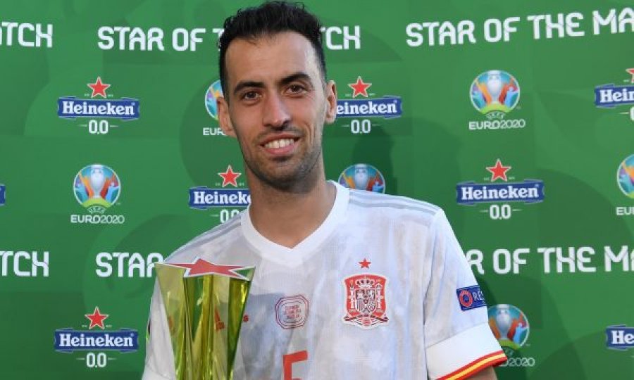 Shpërblehet Sergio Busquets