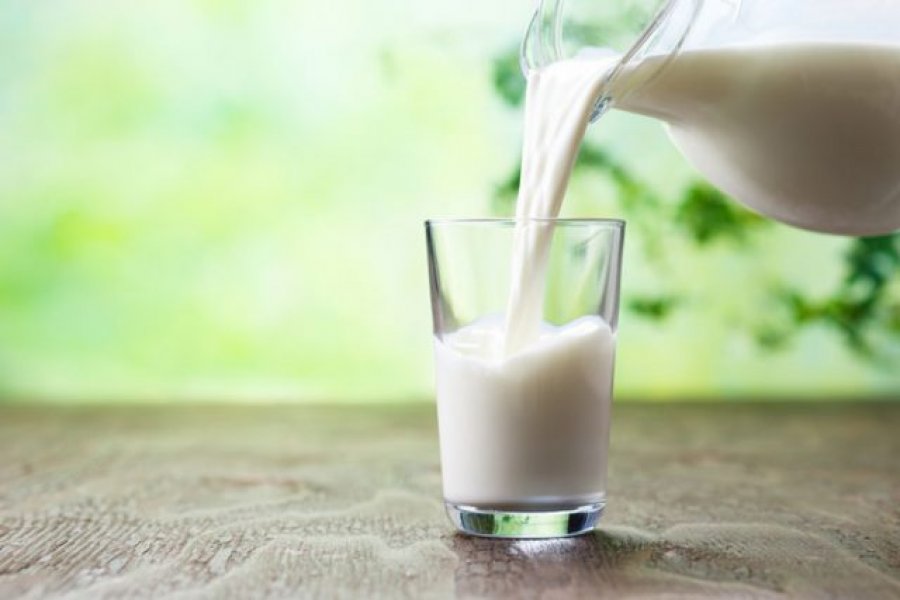 Ja çfarë ndodh me trupin tuaj kur e eliminoni qumështin tërësisht nga dieta juaj 