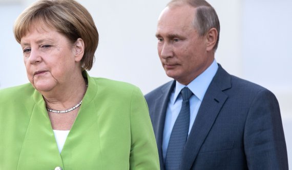  Angela Merkel kërkon bisedime të drejtpërdrejta me Vladimir Putinin për shkak të Ballkanit Perëndimor 