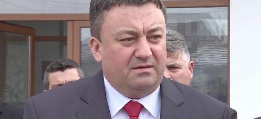 Avokati thotë se s’mund të vazhdohet gjykimi për Todosijeviqin meqë është deputet dhe ka imunitet