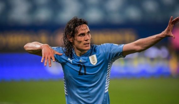 Cavani shkëlqen në fitoren e parë të Uruguait, Paraguai e befason Kilin