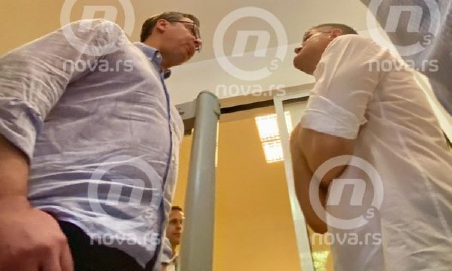 “NOVA” siguron foton ekskluzive, Jeremic i shkon në presidencë Vuçiqit për përballje