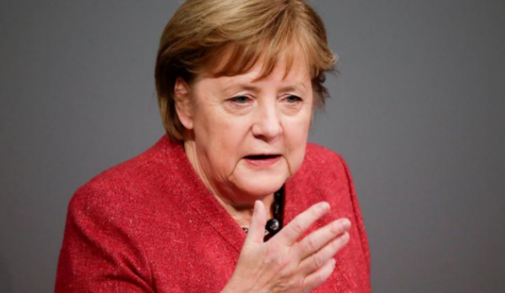 Merkel vazhdon të nxisë idenë e një takimi të BE’së me Putinin