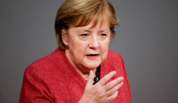 Merkel i bën thirrje Putinit që ta lirojë Navalnyn