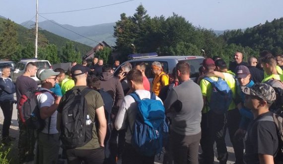  Rreth 120 alpinistë serbë nuk lejohen të ngjiten në Bjeshkët e Sharrit 