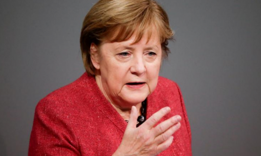 Merkel vazhdon të nxisë idenë e një takimi të BE’së me Putinin