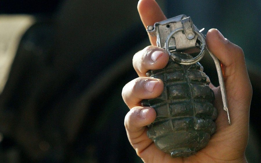  Një person nga Gjakova e gjen një granatë dore në fabrikën e tij