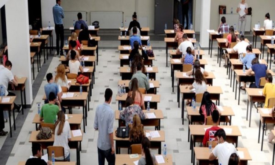 Rreth 24 mijë nxënës do t'i nënshtrohen testit 