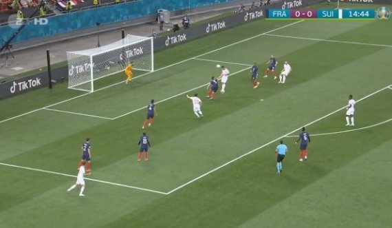 Zvicra shokon Francën, kalon në epërsi