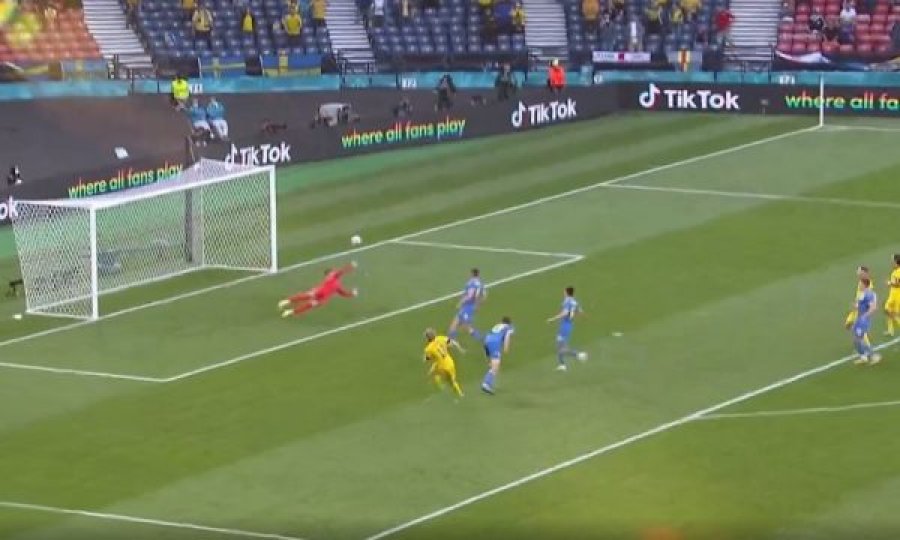 Spektakël në ndeshjen Suedi vs Ukrainë, shtylla ua mohon golat