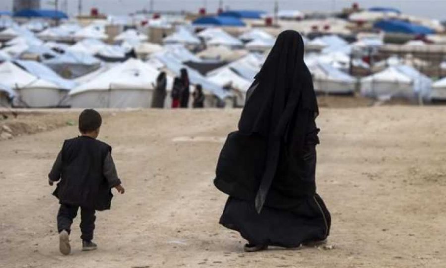  Rreth 100 kosovarë vazhdojnë të mbesin në Siri, shteti hesht kur pyetet për kthimin e tyre 