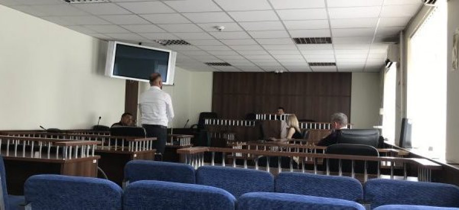  Ish-kryeshefi i kompanisë së mbeturinave “Uniteti” në Mitrovicë pranon fajësinë për korrupsion 