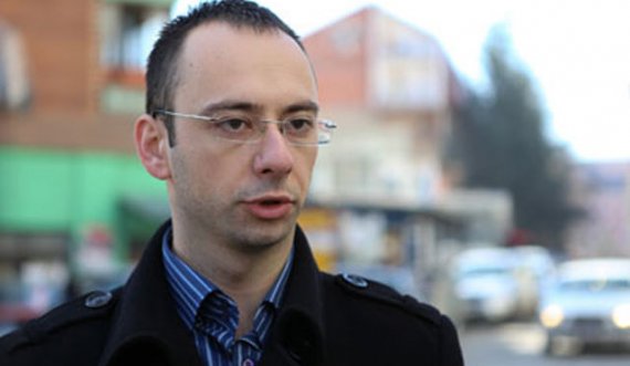 Igor Simiq: Presim që Lajçak t’ua kutojë zyrtarëve të Kosovës detyrimin për ta krijuar Asociacionin