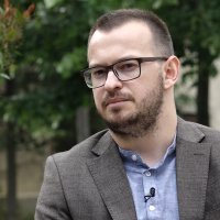 Ish-deputeti i Vetëvendosjes njofton se ia kanë vjedhur një televizor