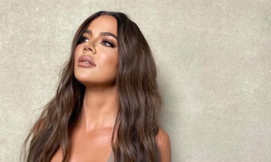 Kaq të ekspozuar se keni parë Khloe Kardashian