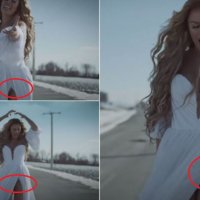 Anxhela Peristeri publikon versionin final të këngës për Eurovision, fustani i çarë deri në bel i zbulon pjesët intime /FOTO