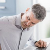 Njihuni me rreziqet që ju kanosen nga qëndrimi ulur gjithë ditën