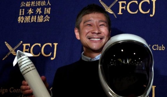 “Edhe një e ikëm”, miliarderi japonez kërkon 8 veta për udhëtim falas në Hënë