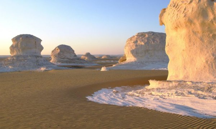 Shkretëtira e Bardhë, peizazhi i jashtëzakonshëm i Egjiptit