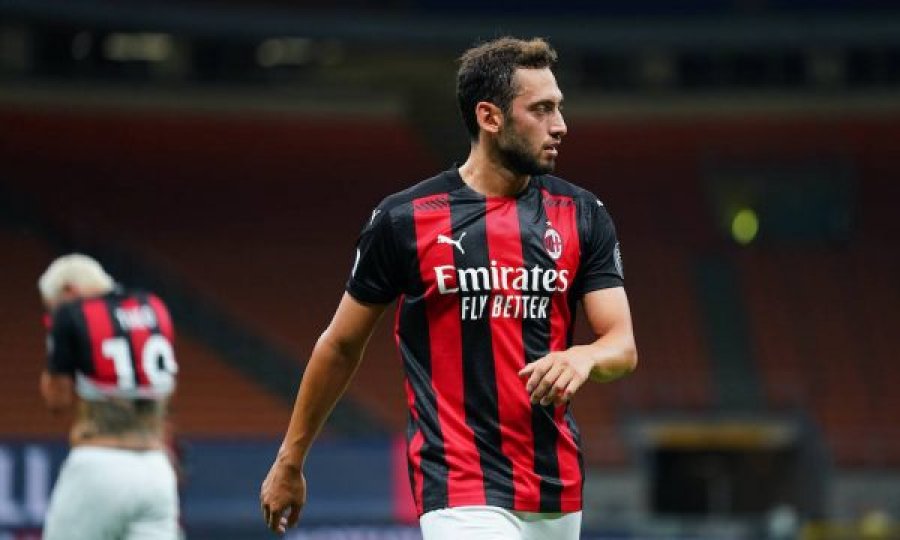 Calhanoglu – Milan, afër marrëveshja