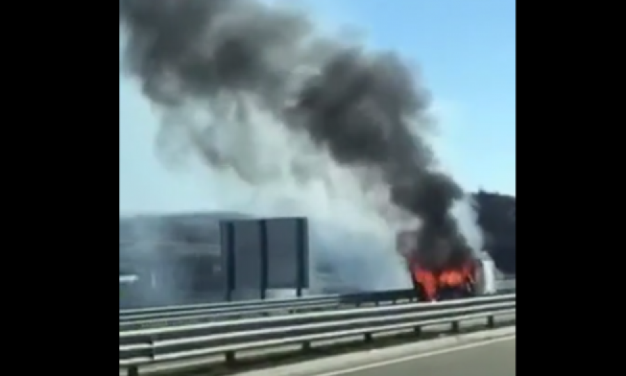 Automjeti që u përfshi nga zjarri në autostradën “Ibrahim Rugova”po transportonte para