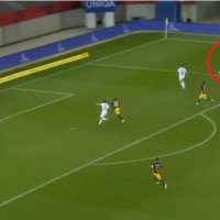 Vazhdon forma e lartë e Mërgim Berishës, shënon një gol të rrallë dhe kualifikon RB Salzburgun në finale të Kupës