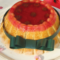 Receta e Cekës: Sharlotë me dredhëza