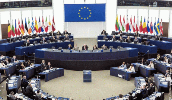 Parlamenti Evropian i jep një nokdaun të fortë qeverisë mashtruese në ikje të Avdullah Hotit, e përligji korrupsionin