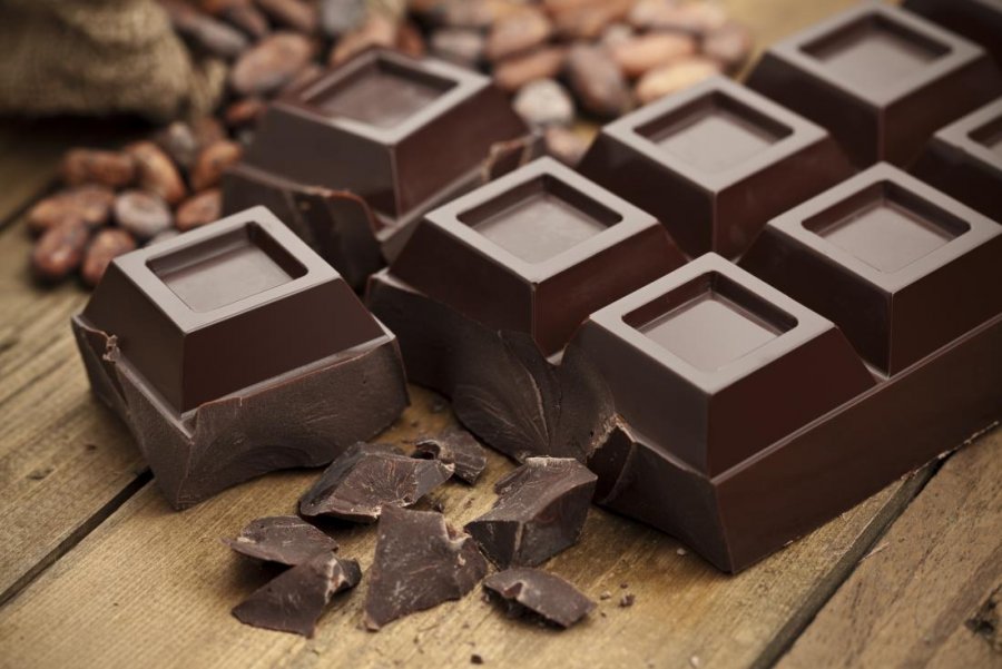 Ja pse duhet të hani çokollatë të zezë çdo mëngjes