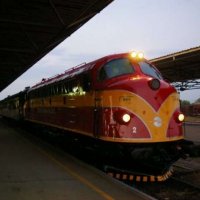 Treni godet një kamionetë në Fushë Kosovë, lëndohet një person