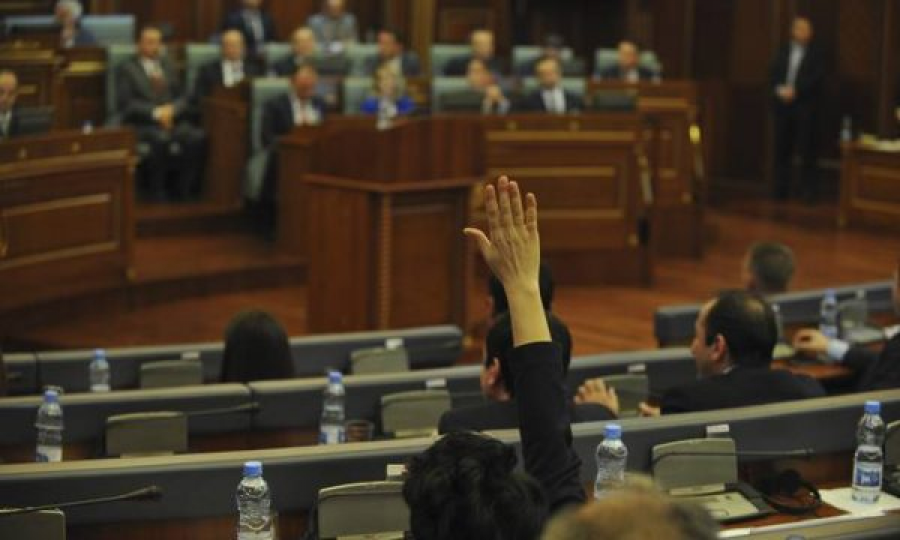  Gratë po hyjnë në Kuvend pa nevojë të kuotës, rritet numri i kandidateve që po votohen nga qytetarët 