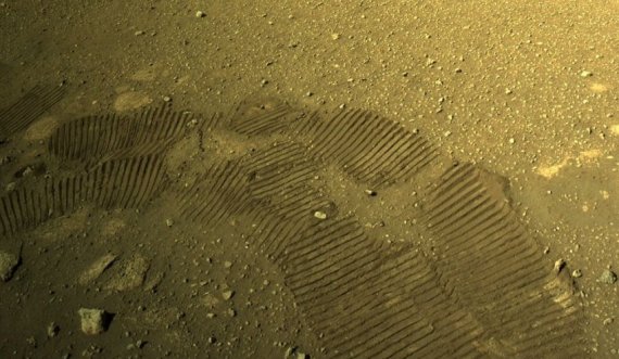 NASA publikon pamje të tjera nga Marsi