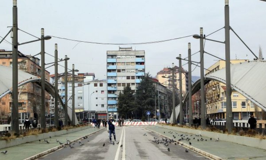  22-vjeçari që theri disa herë me thikë babanë e tij në Mitrovicë ka probleme mendore 