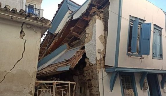 Rreth 900 shtëpi të pabanueshme pas tërmetit në Greqi