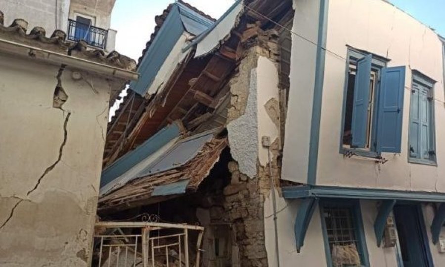Rreth 900 shtëpi të pabanueshme pas tërmetit në Greqi