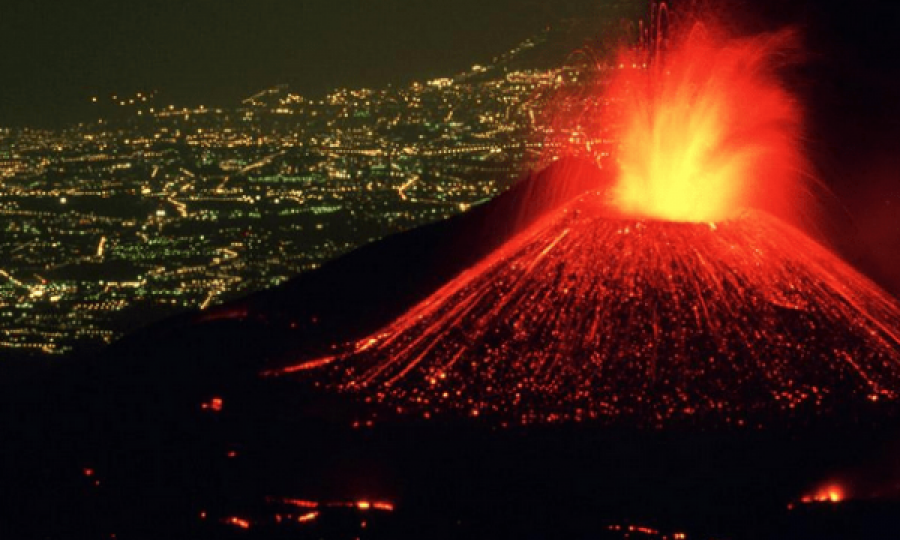 Etna shpërthen përsëri