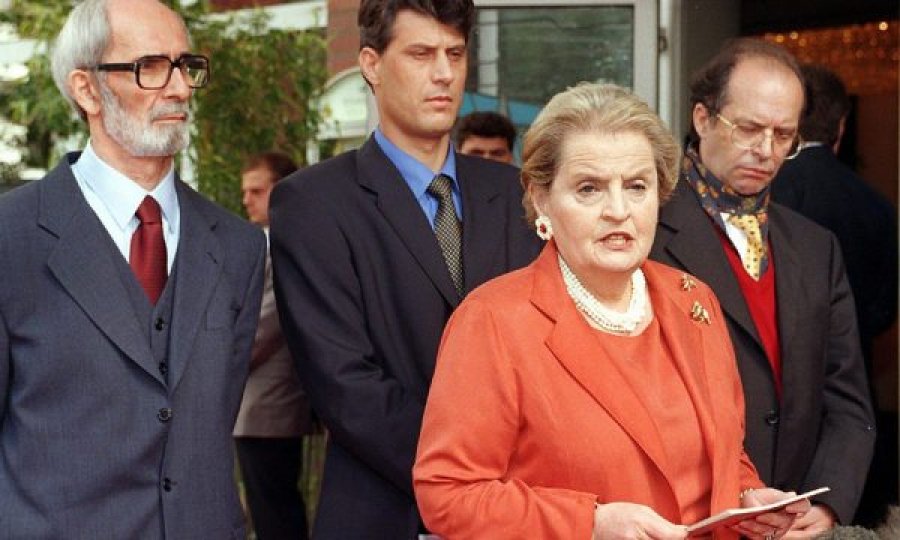 Ish-diplomati serb: Molly Montgomery e ringjall politikën e Madeleine Albright