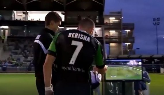 Çartet Besart Berisha: S’i japin penallti, shkon dhe ankohet tek ekrani i VAR-it