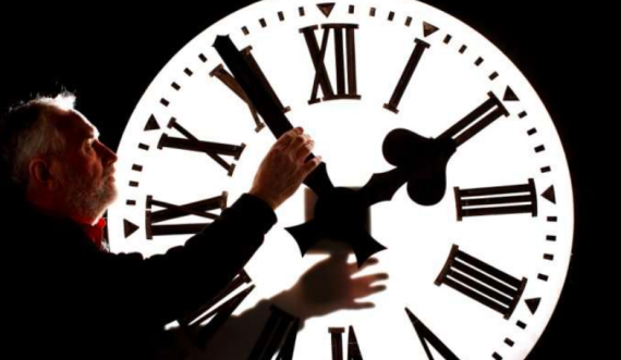 Ndryshimi i akrepave të orës 2 herë në vit, në shumë shtete pritet të merret një vendim