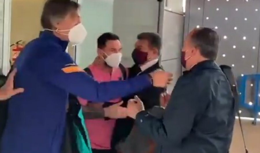 Laporta motivon skuadrën para ndeshjes me PSG-në, takohet me Messin