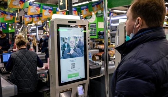 Qytetarët mund të paguajnë përmes fytyrës, sistemi i ri aplikohet në supermarket