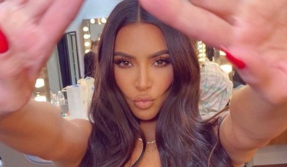 Kim Kardashian tregon asetet bombastike