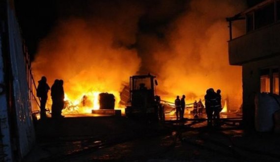  Zjarr në një fabrikë, vdesin 20 punëtorë 