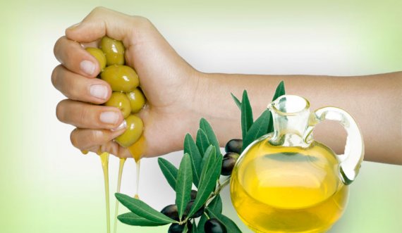 Pse kaq shumë njerëz të famshëm përdorin vaj ulliri në vend të produkteve kozmetike të shtrenjta? Ja përfitimet që sjell ai