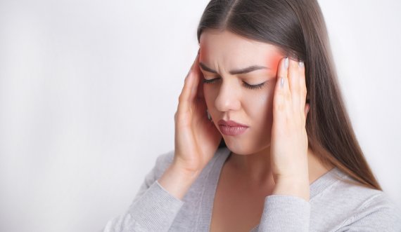Zgjoheni me dhimbje koke? Këto janë disa nga arsyet pse ndodh kjo gjë