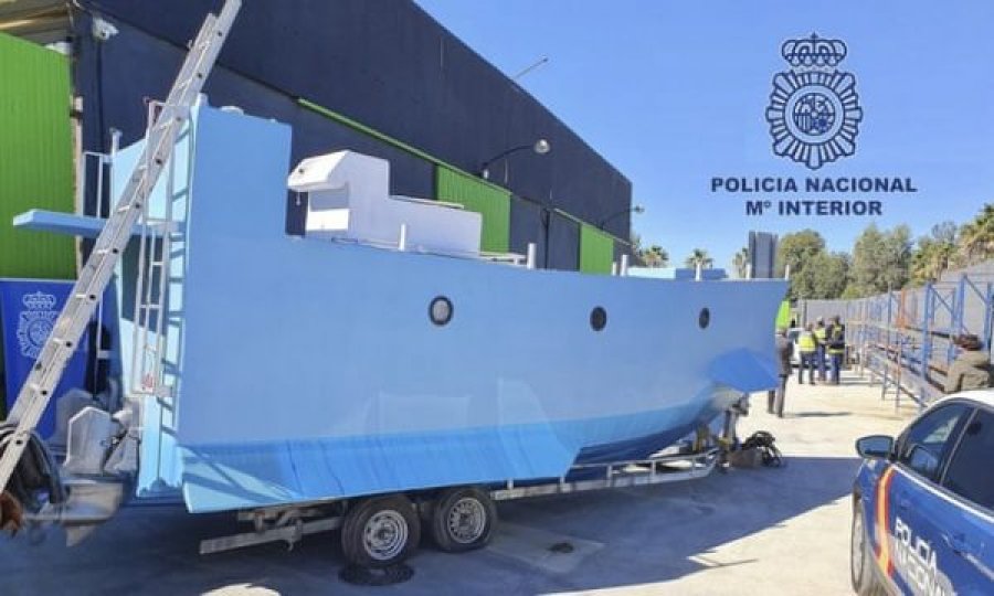 Policia spanjolle gjen dhe sekuestron një nëndetëse për bartjen e drogës